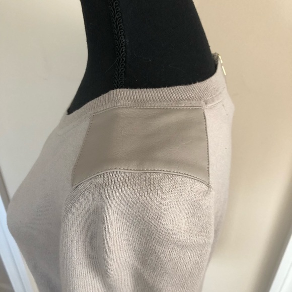 Banana Republic sweater, leather shoulder detail - Picture 3 of 4